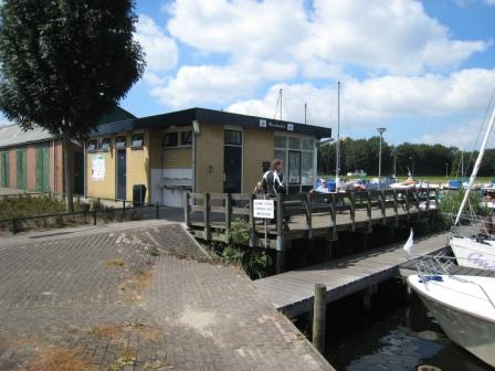 Havenkantoor met sanitaire voorziening in Elburg